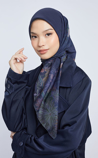 Hijab Motif Kami Haruna Flowers Signature Scarf Midnight Midnight-723013