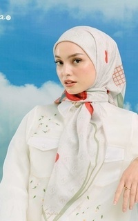 Hijab Motif Scarf Amavi La Tulip Ivory (Tanpa Box)