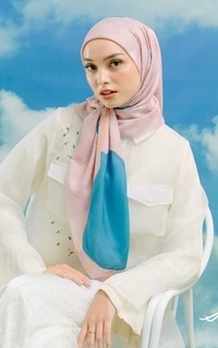 Hijab Motif Scarf Amavi La Tulip Pink Blush (Tanpa Box)