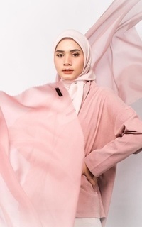 Hijab Polos Voila Paris Hijab Square Baby Pink