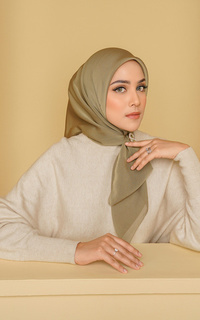 Hijab Polos Kelly Square in Sage Green
