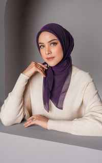 Hijab Polos Kelly Square in Deep Purple