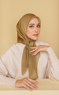 Plain Scarf Kelly Square in Bronze