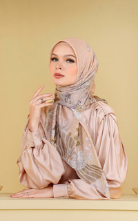 Hijab Motif Kimmonia Voile Square - Peach Taffy