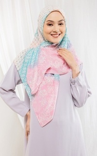 Hijab Motif Nissa Batik Square