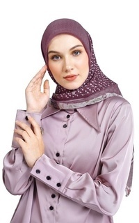 Hijab Motif Clemira - Magenta