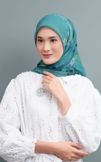 Hijab Motif Lovina - Blue Poppy