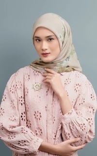 Hijab Motif Lovina - Carnation