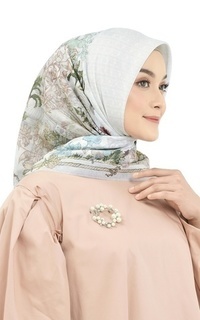 Hijab Motif Queena - Coconut