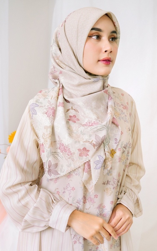 Hijab Motif - Kamia - Clivia Scarf - Cream