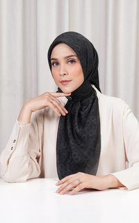 Hijab Motif Samla Voile Square - Black