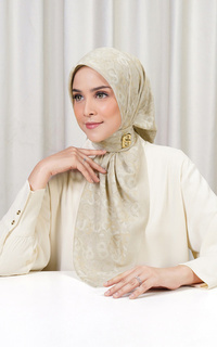 Hijab Motif Samla Voile Square - Creme Brulee