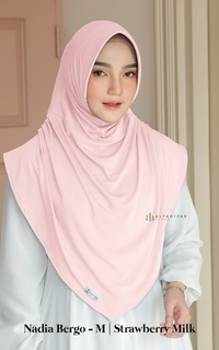 Hijab Polos Nadia Bergo - Size M Strawberry Milk-740895