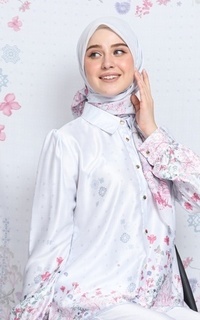 Hijab Motif [Hessya] Naisha Scarf Series - Broken White