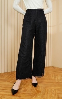 Celana Lyanna Chantilly Pants - Black