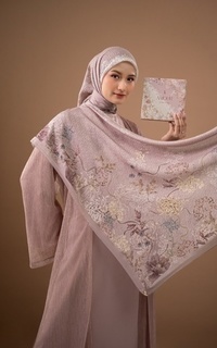 Hijab Motif Amour Paris Scarf Petal Blush