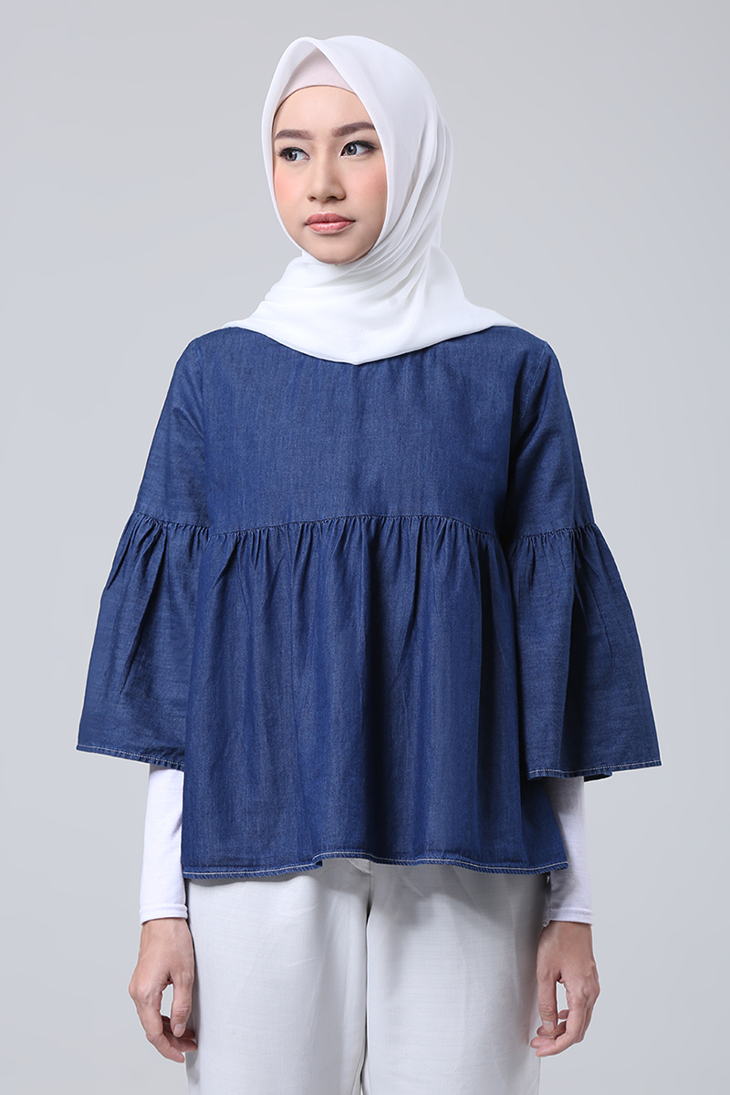 3-ruffle-blouse-denim