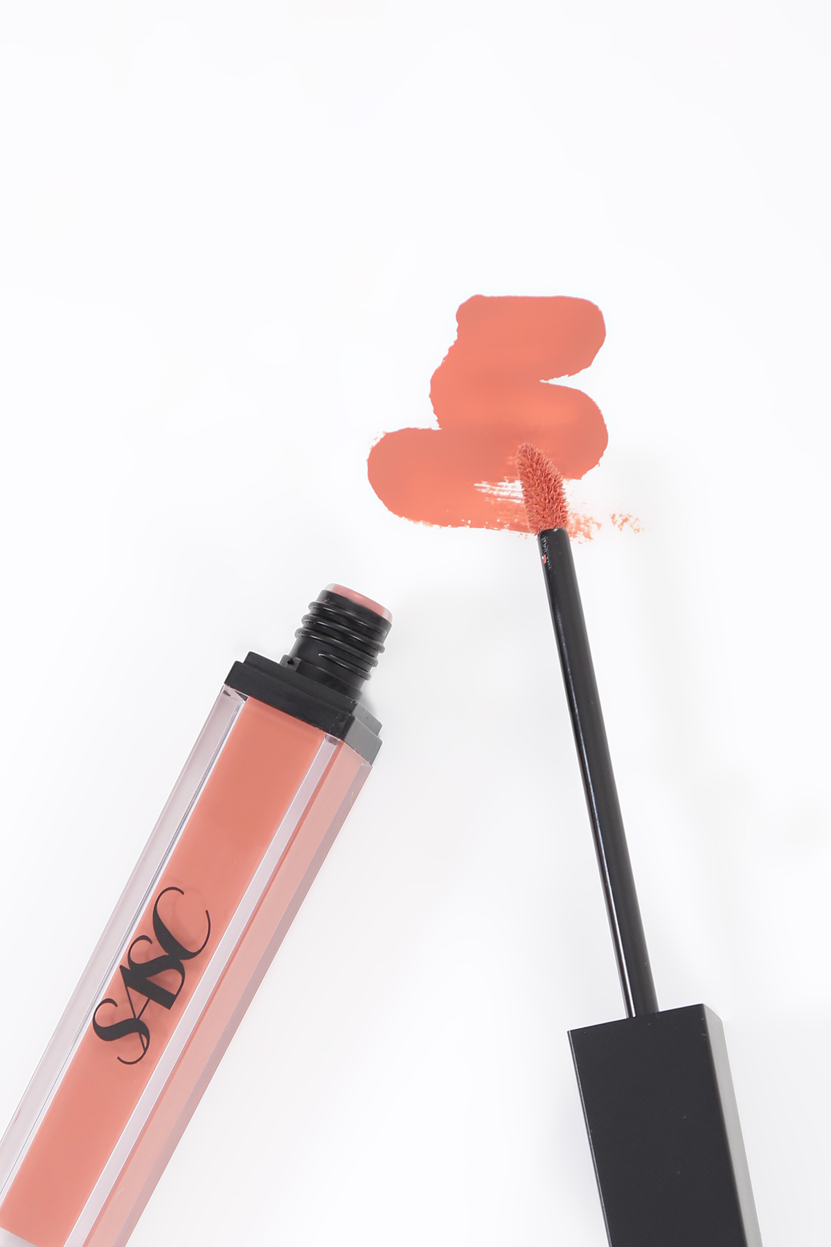 Tren-Lipstik-2019-Warna-Living-Coral--6-