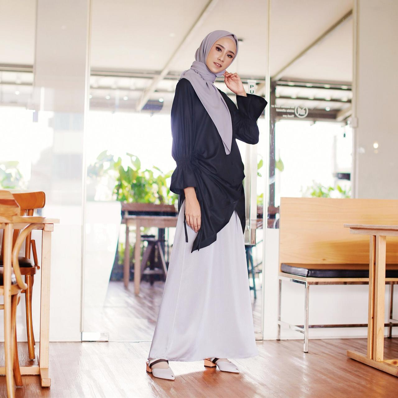 Baju hitam cocok dengan jilbab warna apa