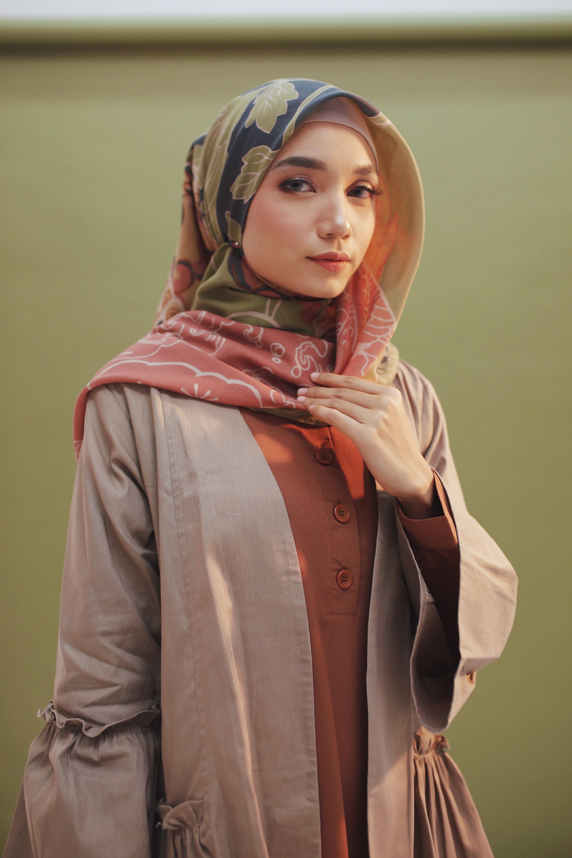 tutorial-hijab-segi-empat-semi-formal--11-