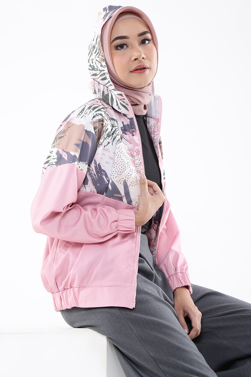 02-pink-jacket-tropical