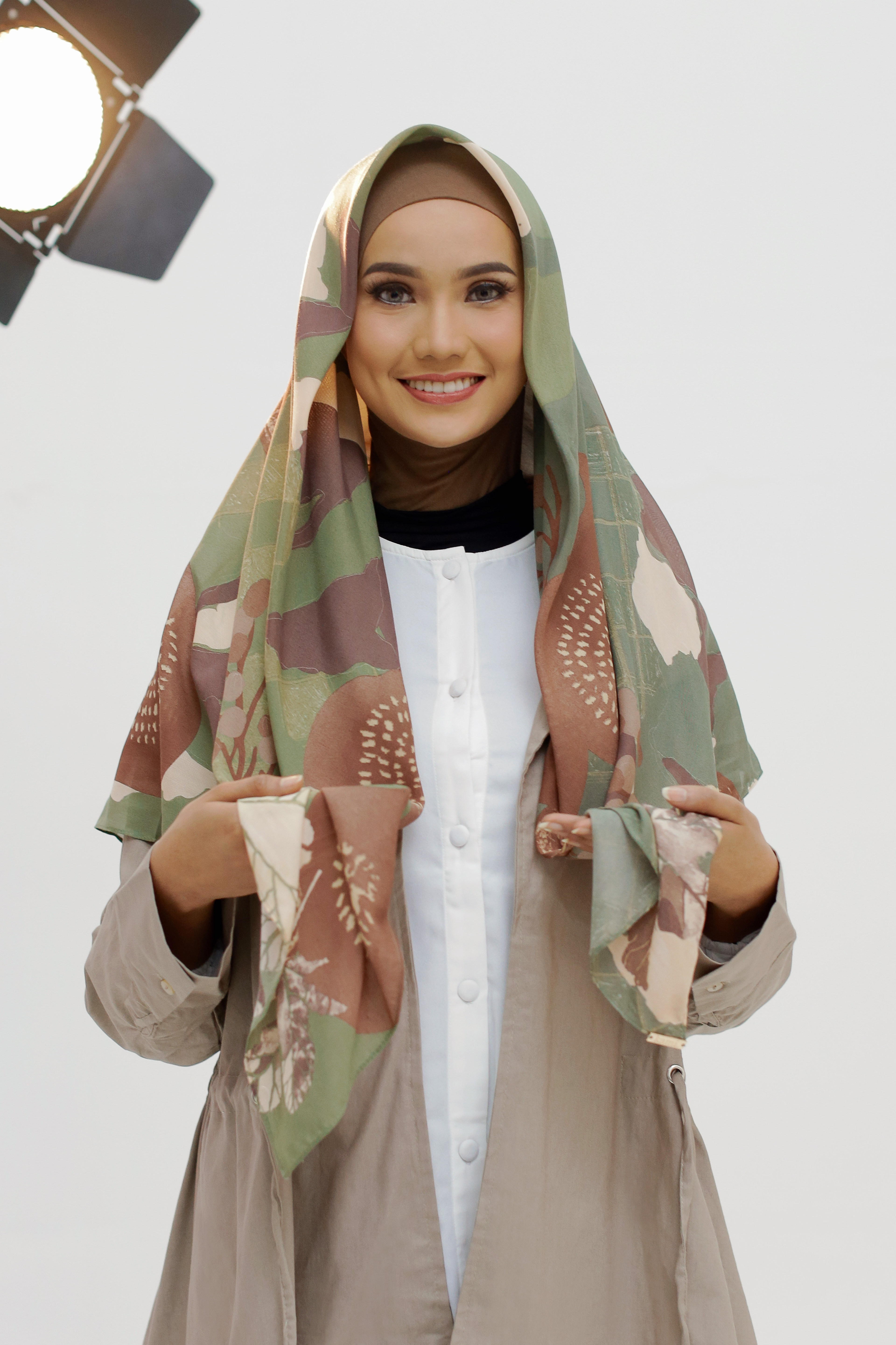 Tutorial-Hijab-Simple-Segi-Empat--9-