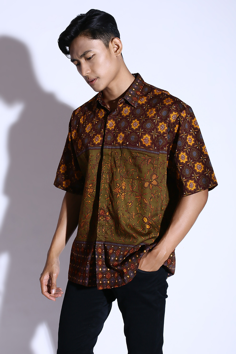 batik-berwarna-gelap