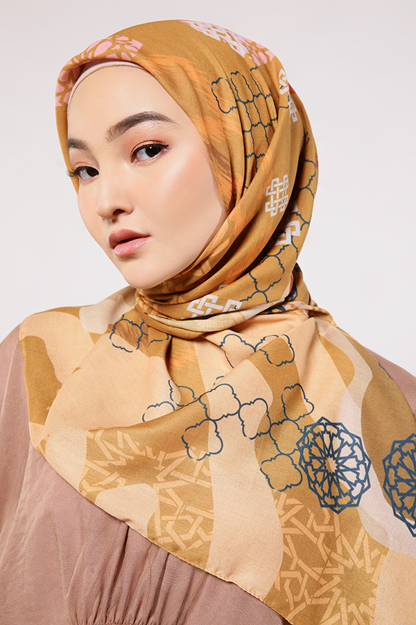 hijab-bermotif