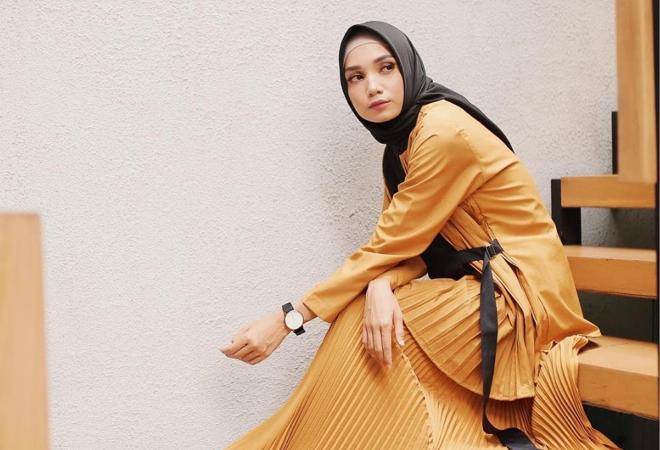 warna jilbab  cocok  baju warna orange tua
