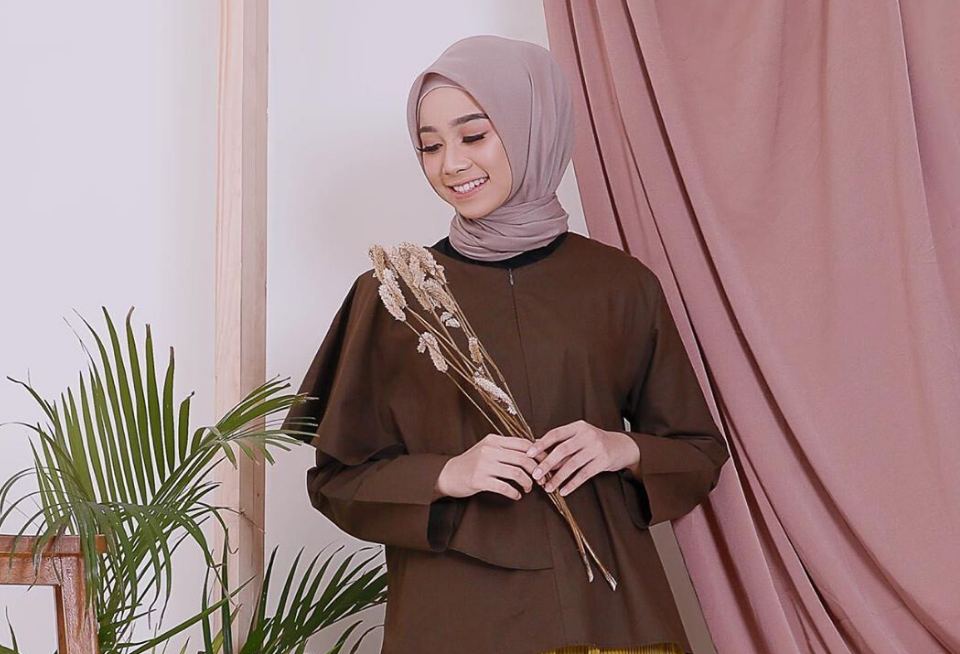  Baju Coklat Muda Cocok Dengan Jilbab Warna Apa  Tips 