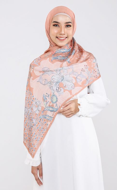 Satin -Bahan Kerudung Pashmina yang Nyaman Dipakai