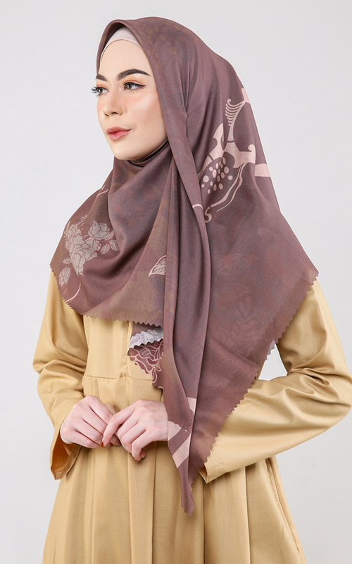 Hijab yang Cocok untuk Baju Warna Orange Kerudung Warna Coklat Tua