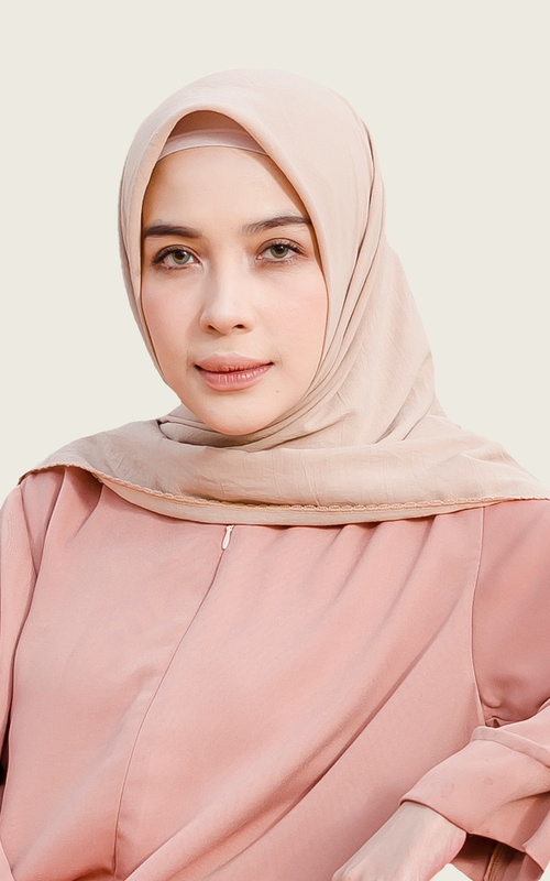 Hijab yang Cocok untuk Baju Warna Mustard Warna Beige