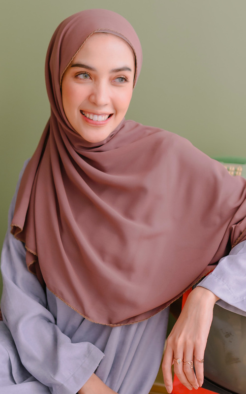 Warna Taro Hijab yang Cocok untuk Baju Warna Mustard