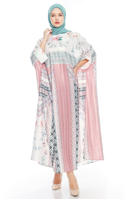 Kaftan Chic dengan Motif Mawar