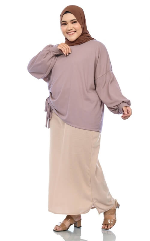 Paduan Blouse dengan Rok Kain