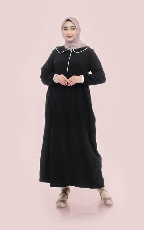 Dress Hitam dengan Peter Pan Collar