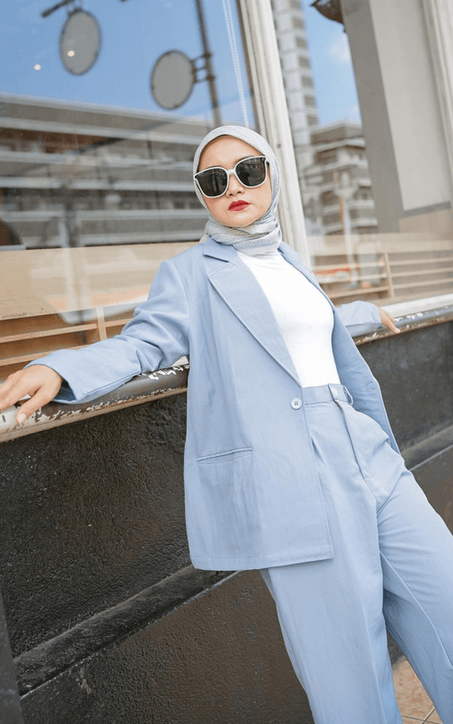 Setelan Blazer Berwarna Biru