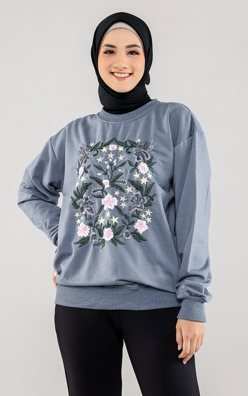 OOTD Oversize Sweater Motif Bunga