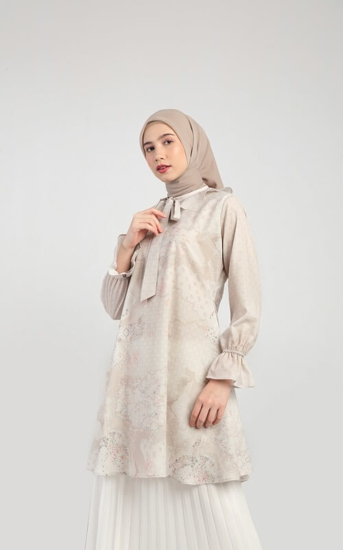 Tunik Bermotif Floral