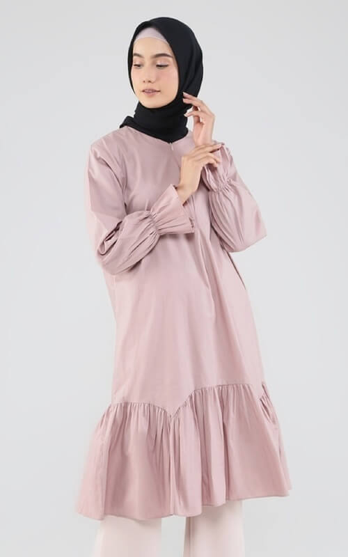 Tunik Ruffle dengan Lengan Karet