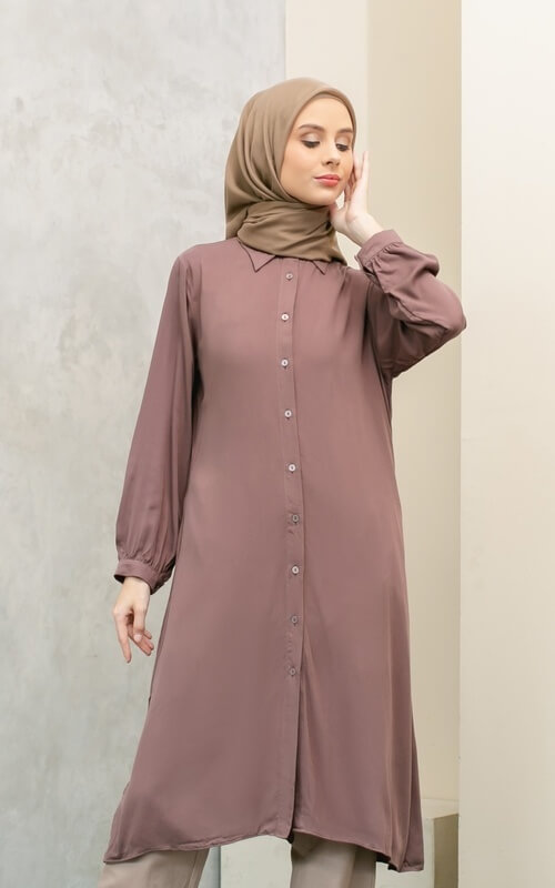 Baju Tunik Berkancing dengan Warna Nude