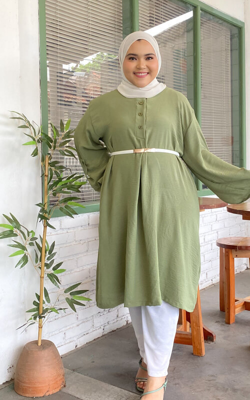 Baju dengan Aksesoris Belt