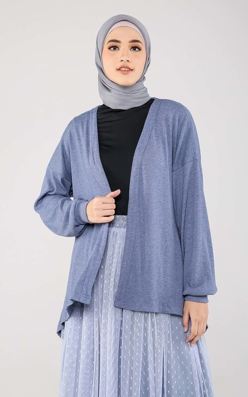 Cardigan Biru Tanpa Kancing