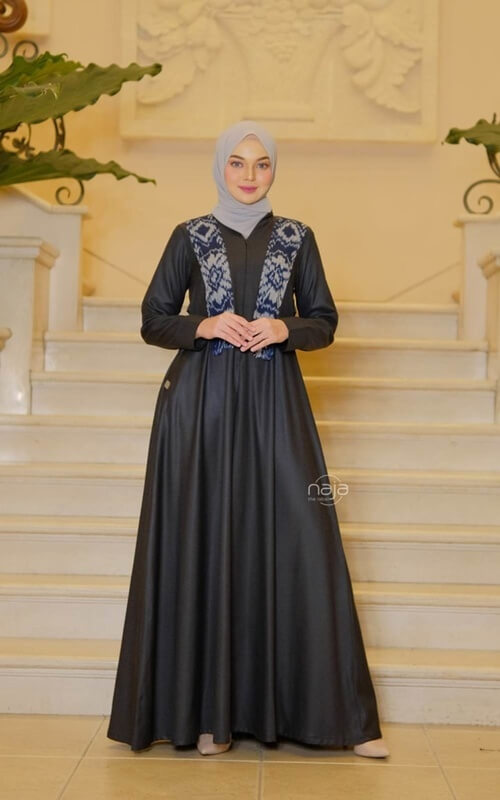 Gamis Hitam Kombinasi Batik