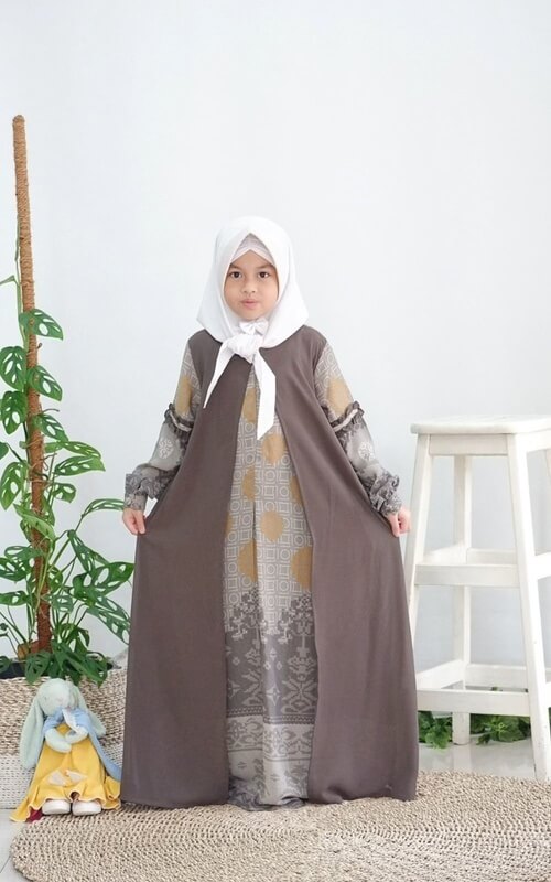 Model Gamis Anak Kombinasi Belah Tengah