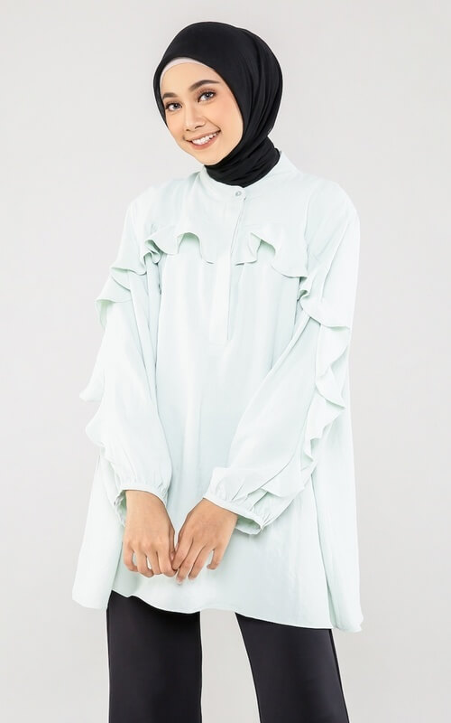 Blouse dengan Ruffle Panjang