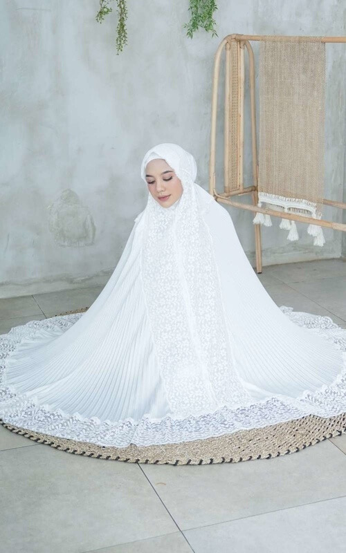 Mukena Renda Putih Model Plisket