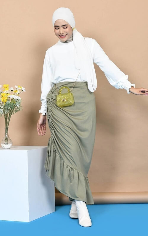 Rok dengan Wrinkle Samping