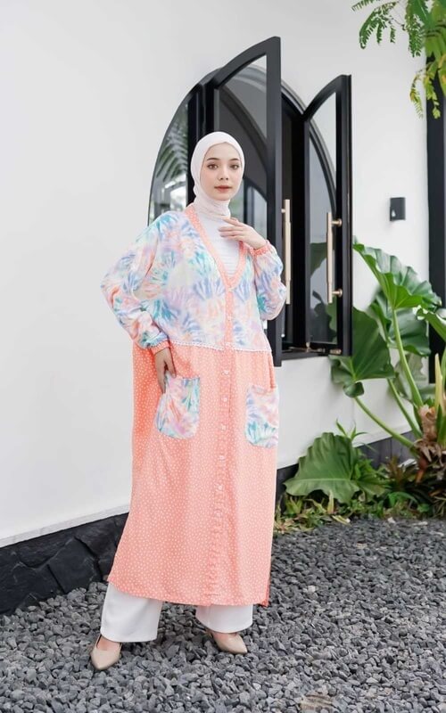 Kaftan Model Terbaru Kombinasi Motif Polos